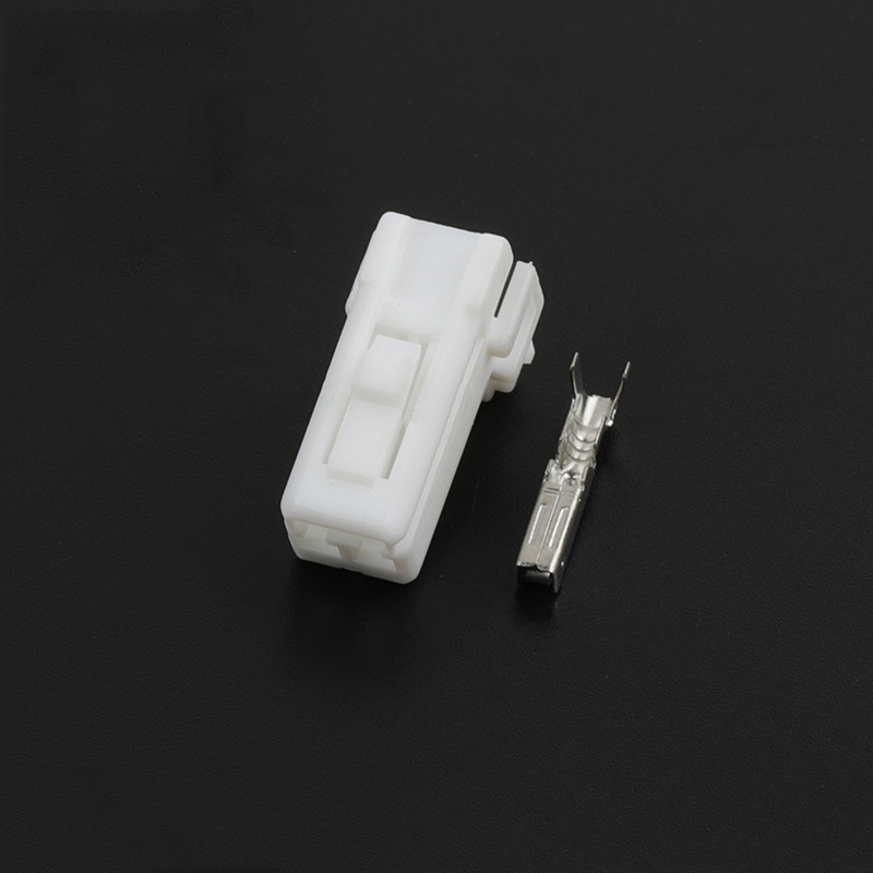 DJ7022Y - 1.8 - 11/21 Automotive High-Frequency Speaker Plug with 2-Pin Wiring Harness Connector and Plug-In 174463 - 1